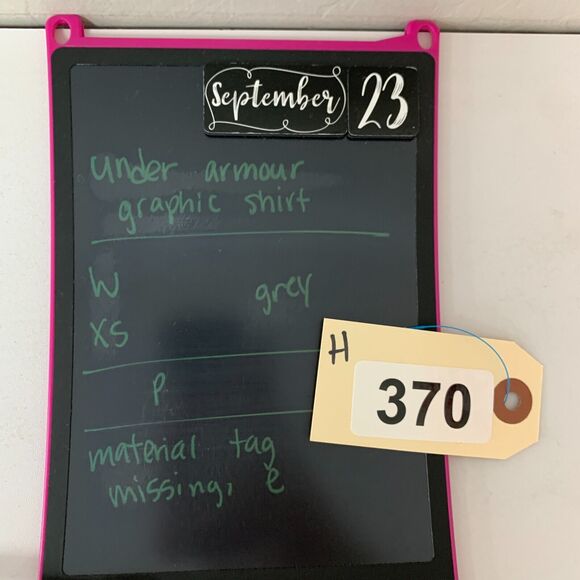 Under Armour T Shirt Womens XS Extra Small Gray V Neck HeatGear Performance Tee - Picture 9 of 10